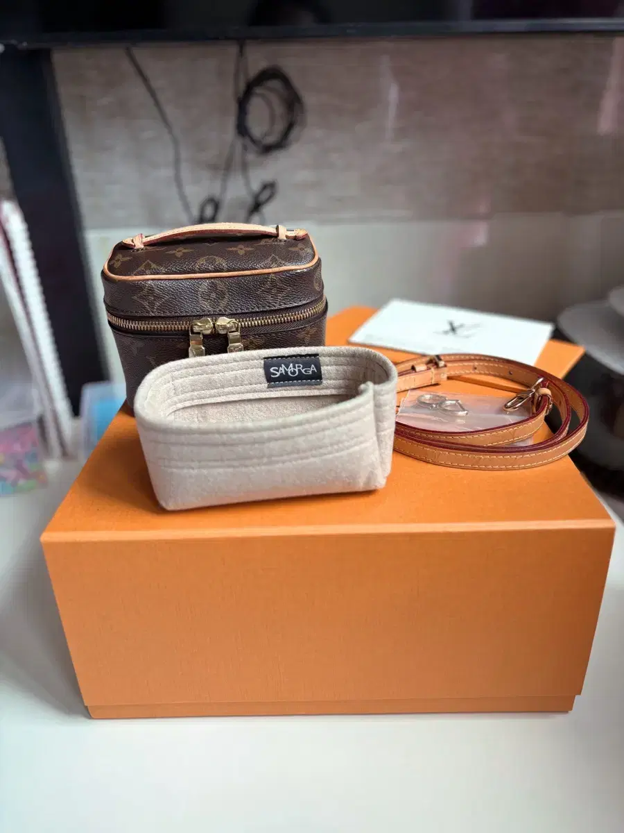 Somewhere Butter Hoa Mini Bag Black (New) on Bunjang Global Somewhere Butter Hoa Mini Bag Black (New) on Bunjang Global